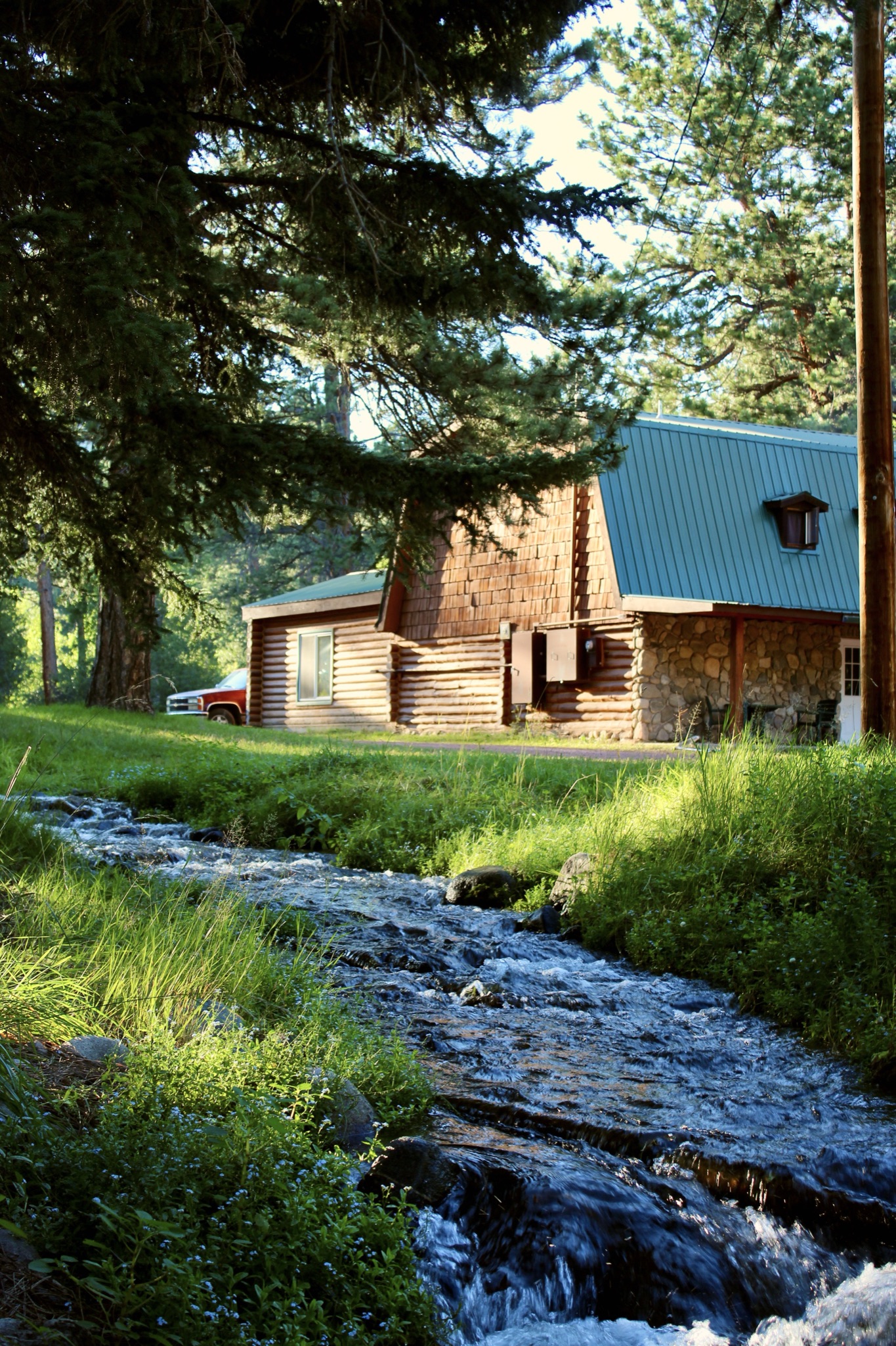 Creekside Chalet